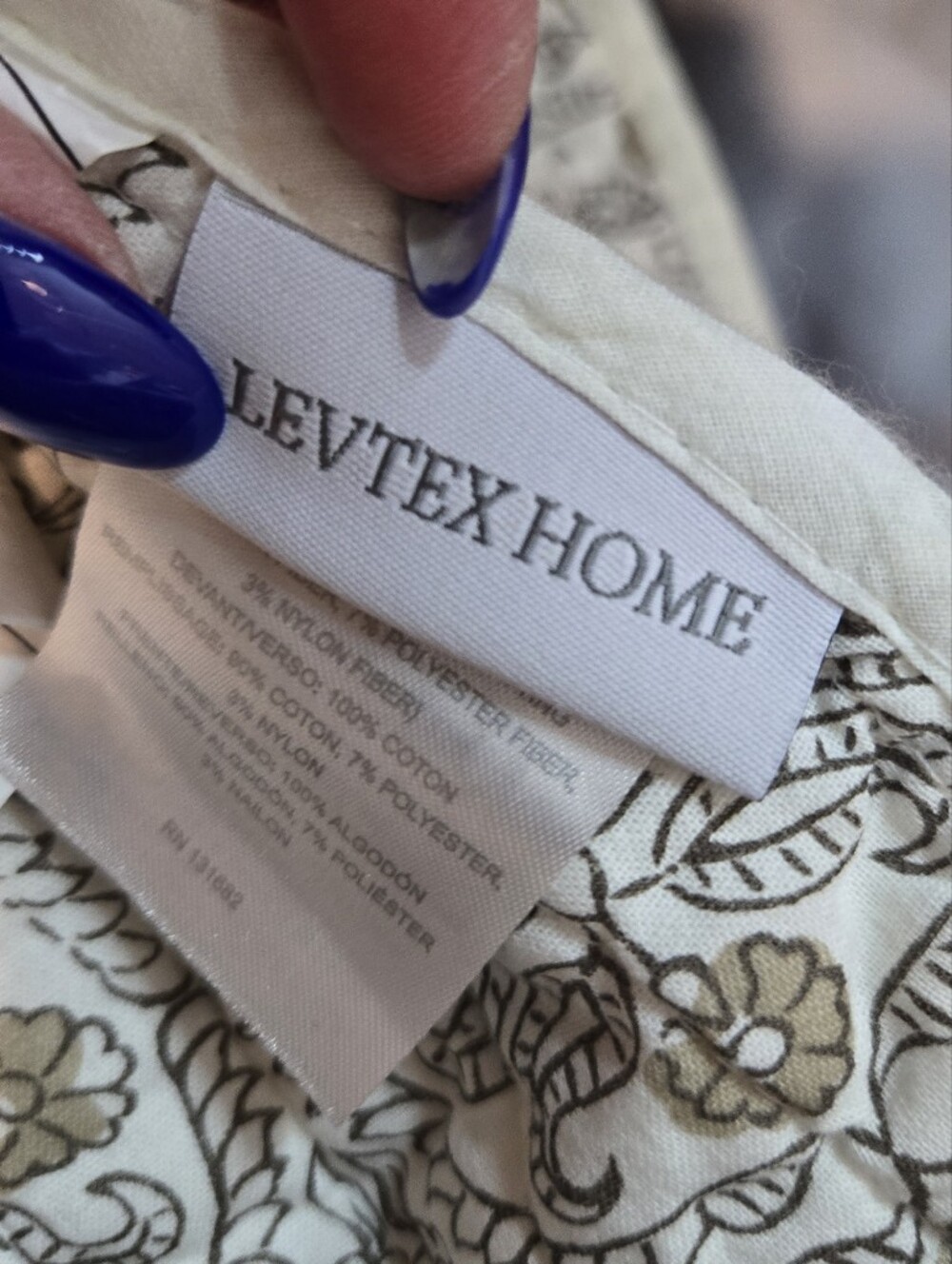 NWOT Levtex REVERSIBLE Brown and White Floral Quilt & 2 Shams - Picture 5 of 15